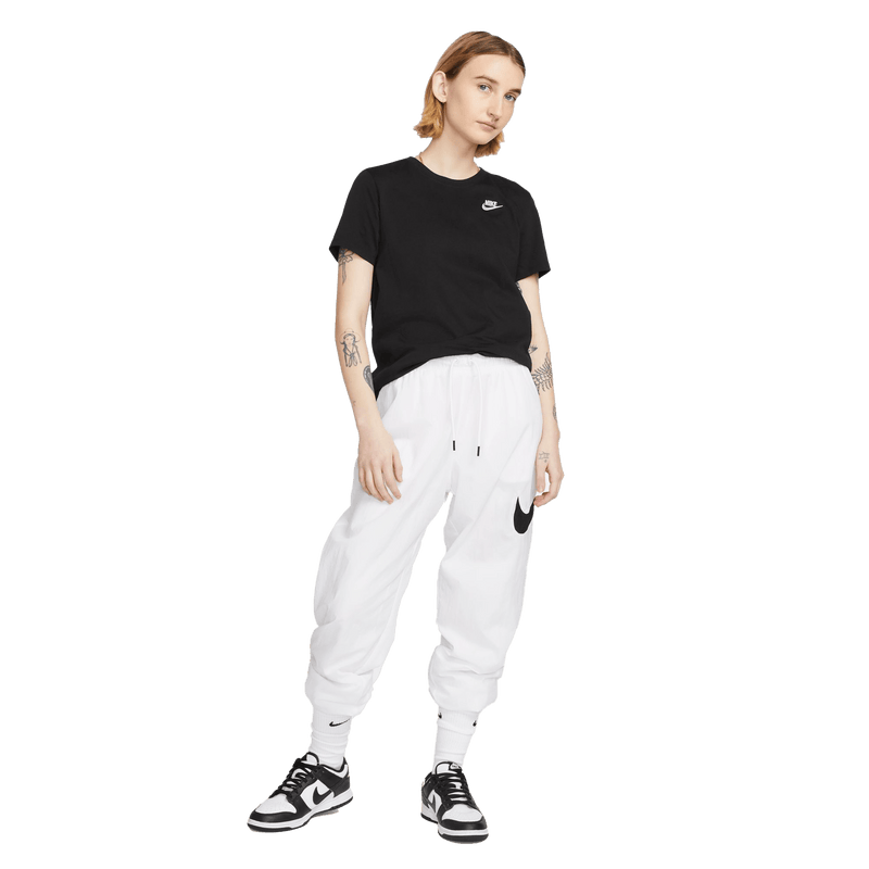 Nike Sportswear Club T-Shirt – Women's