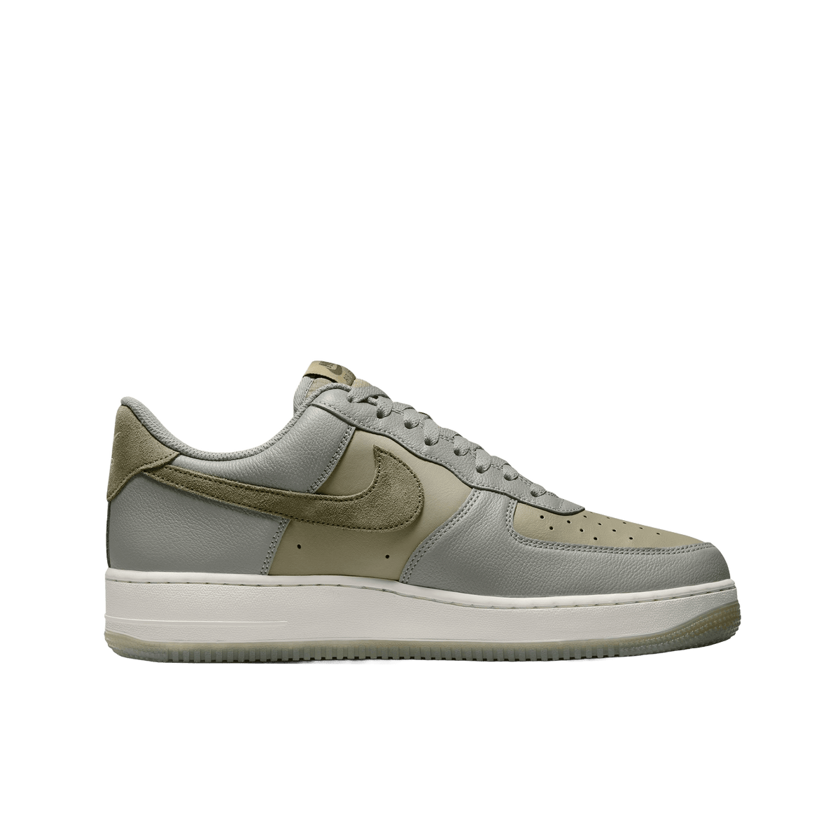 Nike Footwear Nike Air Force Lv8 Gr 42 Air Force 07 Lv8 Ess+