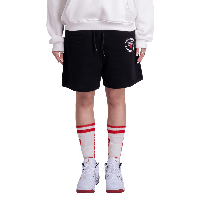 Black Shorts Chicago pulls
