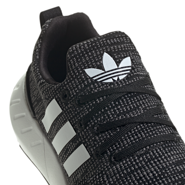 Swift run j sneaker on sale