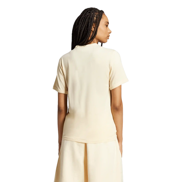 PREMIUM ESSENTIALS T-SHIRT